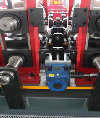 Αποτελεσματική υδραυλική κοπή Cz Purlin Roll Forming Machine 15-20m/min Ταχύτητα