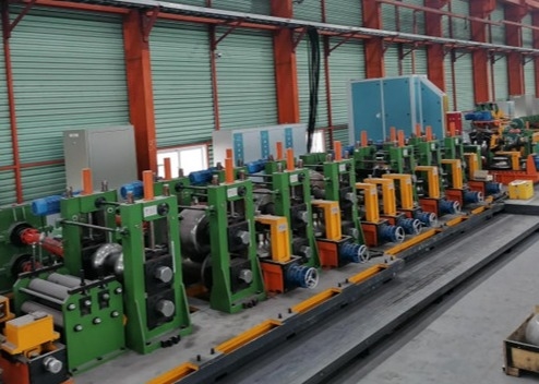 Πράσινη διάσταση 153 mm πάχος 1-3 mm Σιδηροδρομική γραμμή παραγωγής σωλήνων με CE