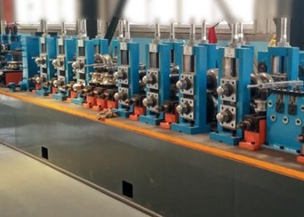 Hf συγκόλληση τετραγωνικών σωλήνων κατασκευής μηχανή πλήρως αυτόματη γραμμή παραγωγής σωλήνων από χάλυβα